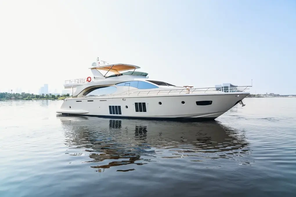Azimut 88 ft premium luxury yacht for rental in Dubai Marina
